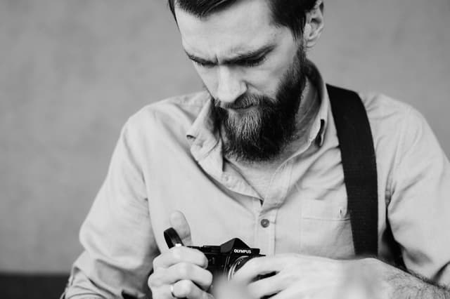 Portrait de photographe – Toujours à la recherche de LA photo